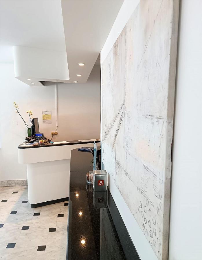 Hotel Exclusive In Pieno Centro - Nuova Gestione 2025 Riccione Esterno foto