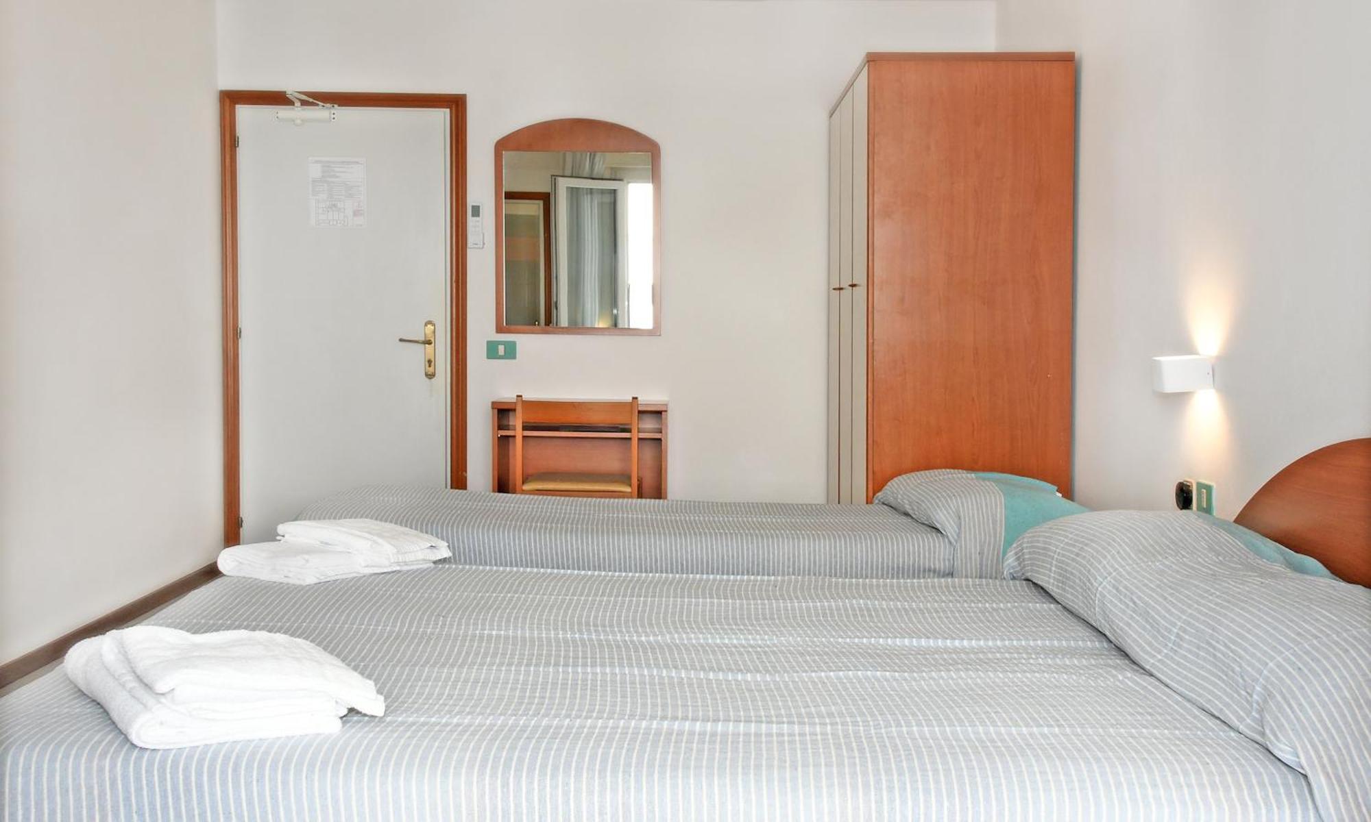 Hotel Exclusive In Pieno Centro - Nuova Gestione 2025 Riccione Esterno foto