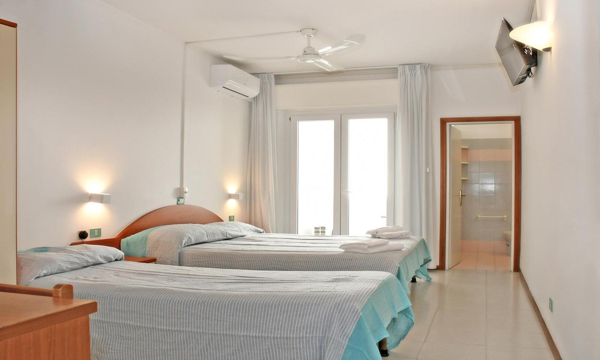 Hotel Exclusive In Pieno Centro - Nuova Gestione 2025 Riccione Esterno foto