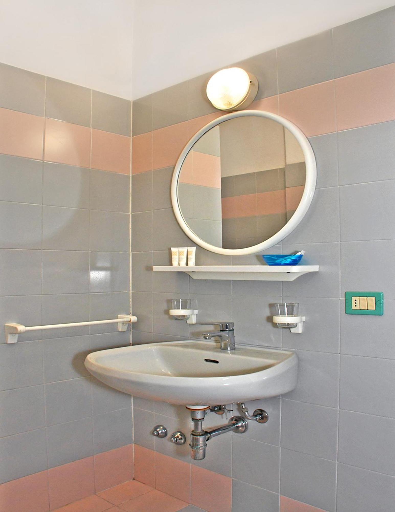 Hotel Exclusive In Pieno Centro - Nuova Gestione 2025 Riccione Esterno foto